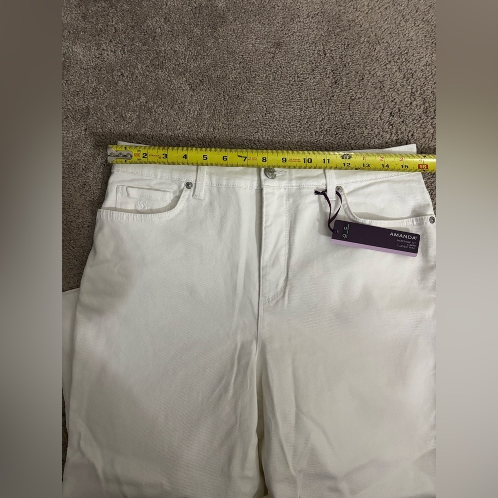 Gloria Vanderbilt Amanda
Heritage Fit Capri Classic Rise Crystal
White size 10 - Picture 8 of 16